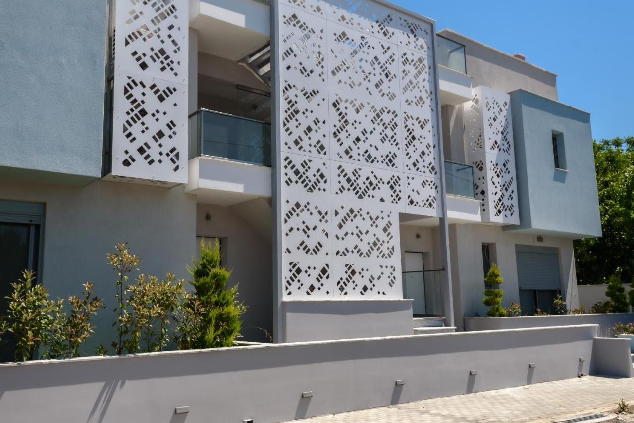 Itaka Familiy Apartments - Halkidiki Suites Com Nikiti  Zewnętrze zdjęcie